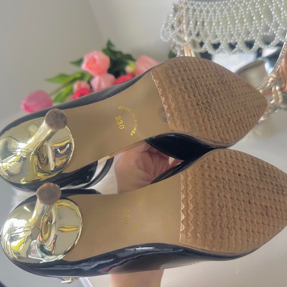 Black and gold patent strap heels - 230cm - Picture 3 of 6